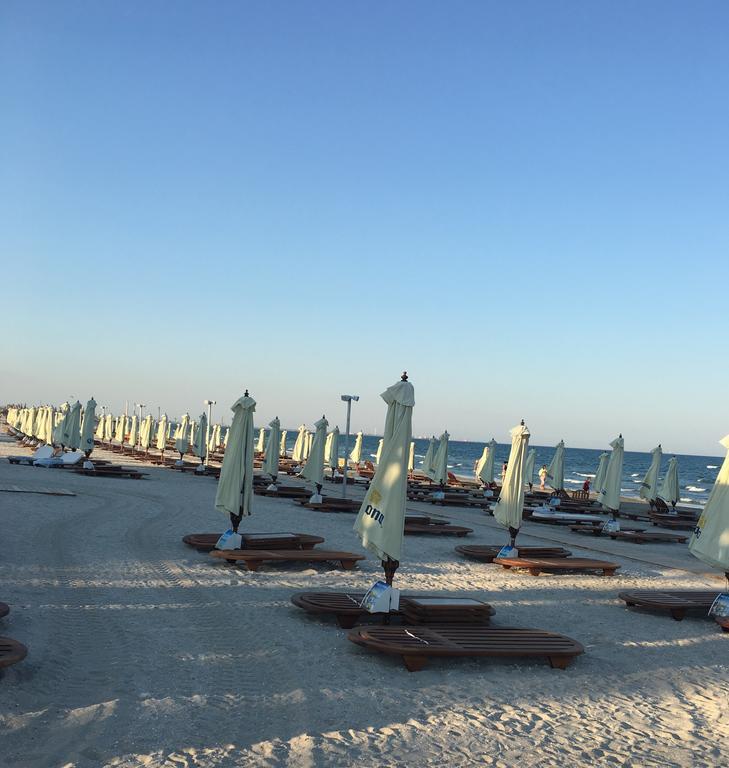 Arthemis Apartment Mamaia Exterior photo