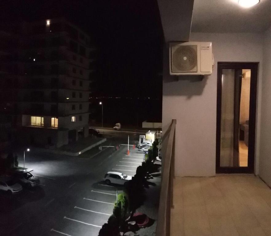 Arthemis Apartment Mamaia Exterior photo